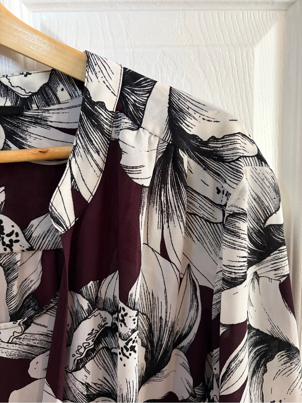 Alfani Eggplant Purple and White Floral Surplice Blouse - size 16 - Picture 8 of 11